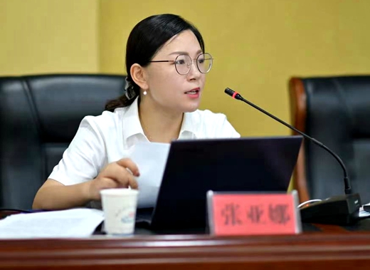 3、张亚娜授课.jpg 3、张亚娜授课.jpg